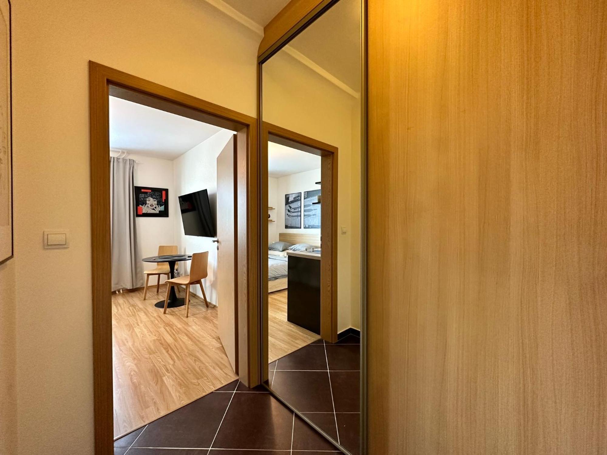 Cozy Studio Apartment In The Wider Center Bratysława Zewnętrze zdjęcie